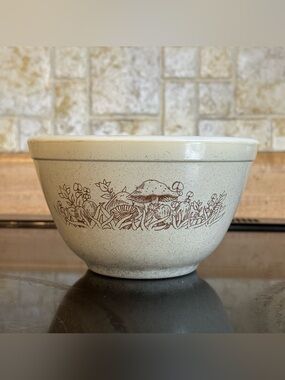 Vintage Pyrex Mixing Bowl 401 Forest Fancies Mushrooms Brown 750ml (1.5 pint)